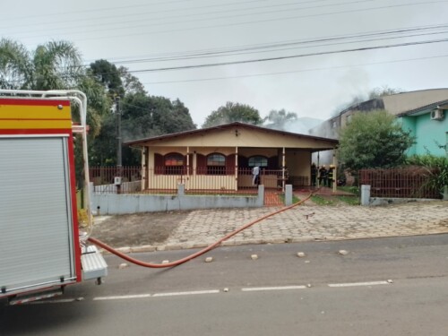 Casa Pega Fogo No Oeste De SC ClicRDC