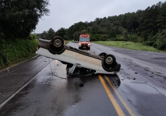 Capotamento Na Br Deixa Condutor Ferido Clicrdc