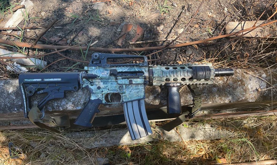 Após trocarem tiros com a polícia, 10 pessoas morrem em ação para combater o tráfico de drogas