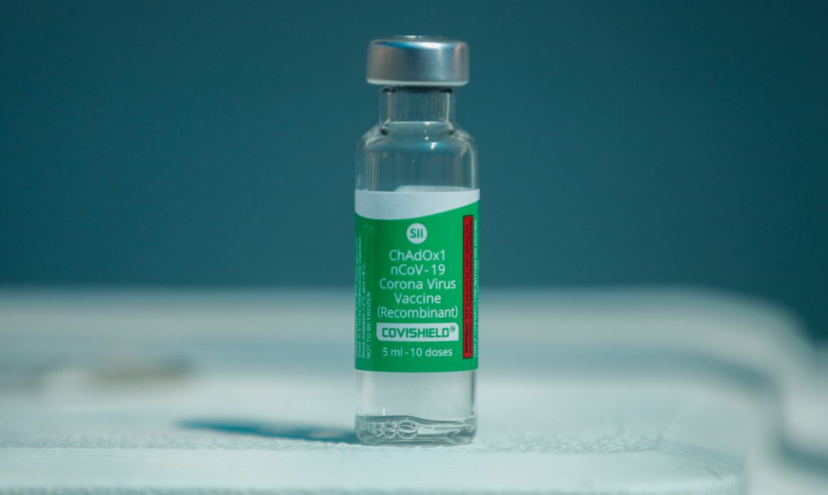 EUA vão partilhar até 60 milhões de doses de vacinas da AstraZeneca