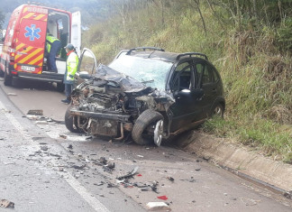 AGORA: Grave acidente deixa pessoa presa às ferragens no Oeste de SC