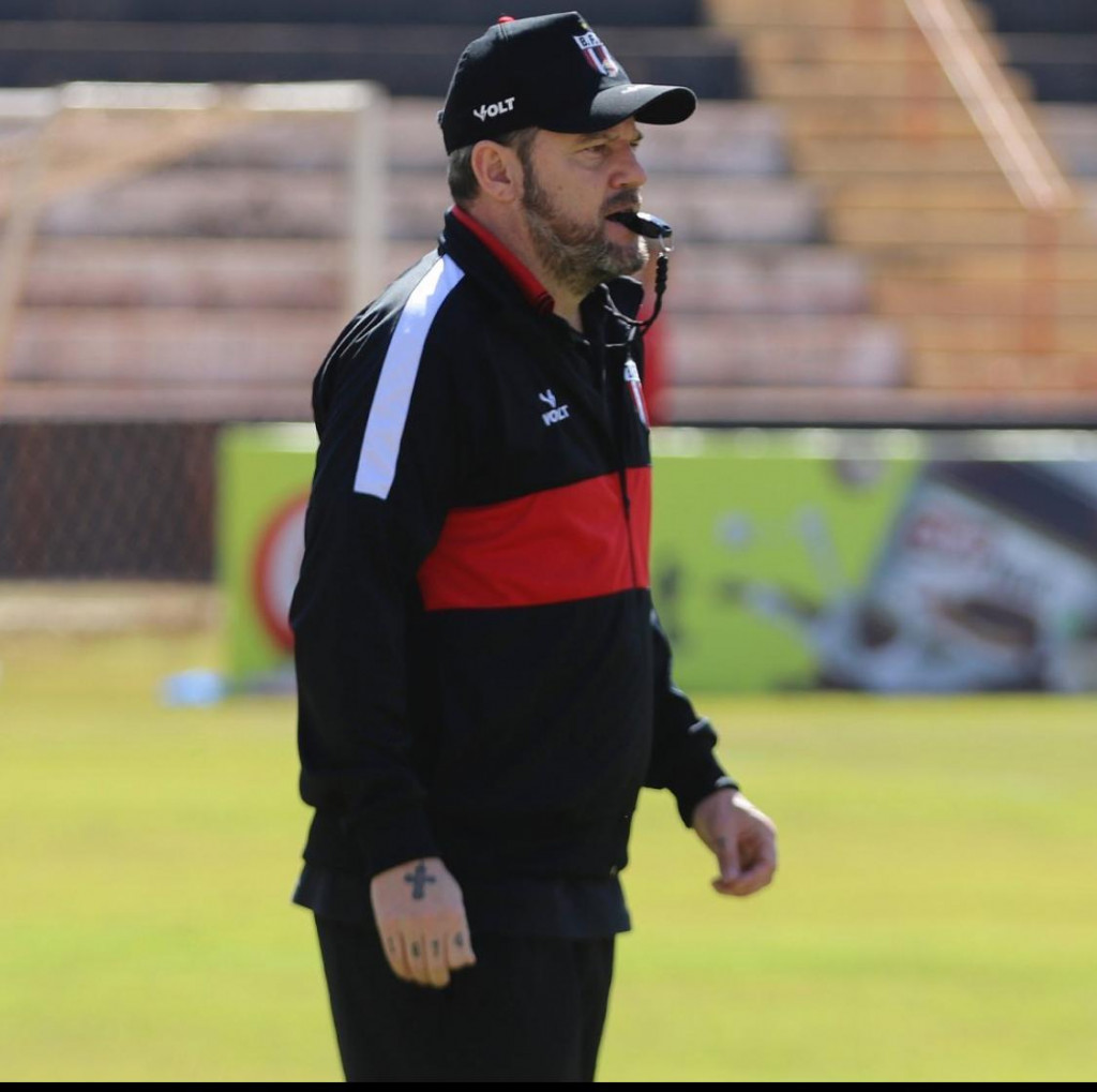 Chapecoense realiza contato com Argel Fuchs ClicRDC