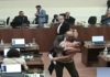 VÍDEO: vereadora é abraçada e beijada à força por parlamentar em sessão da Câmara