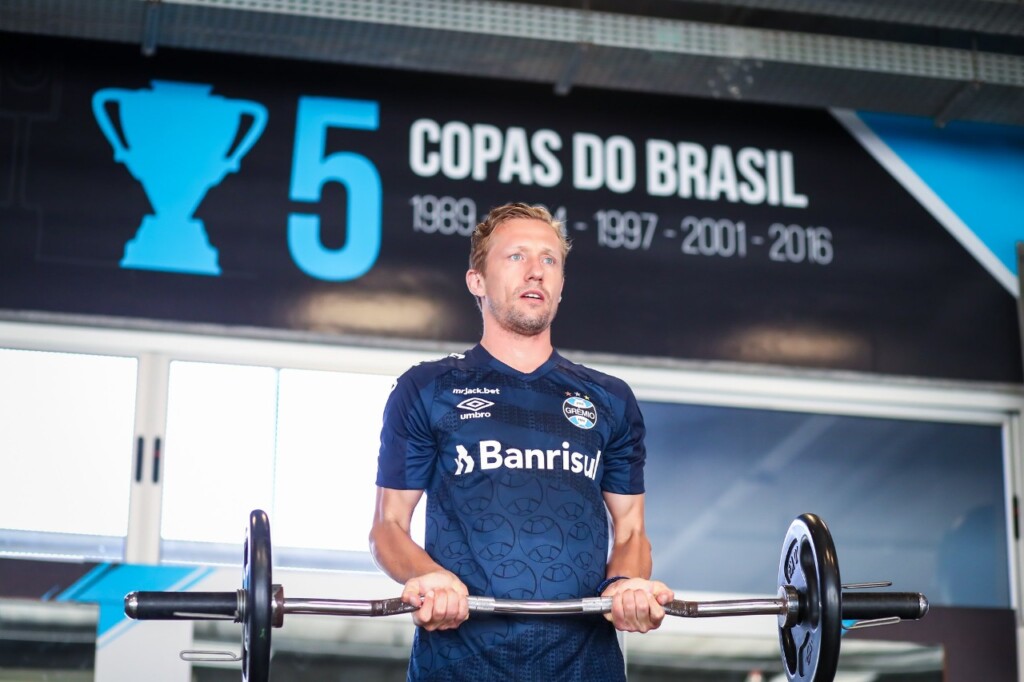 Lucas Leiva jogador do Grêmio