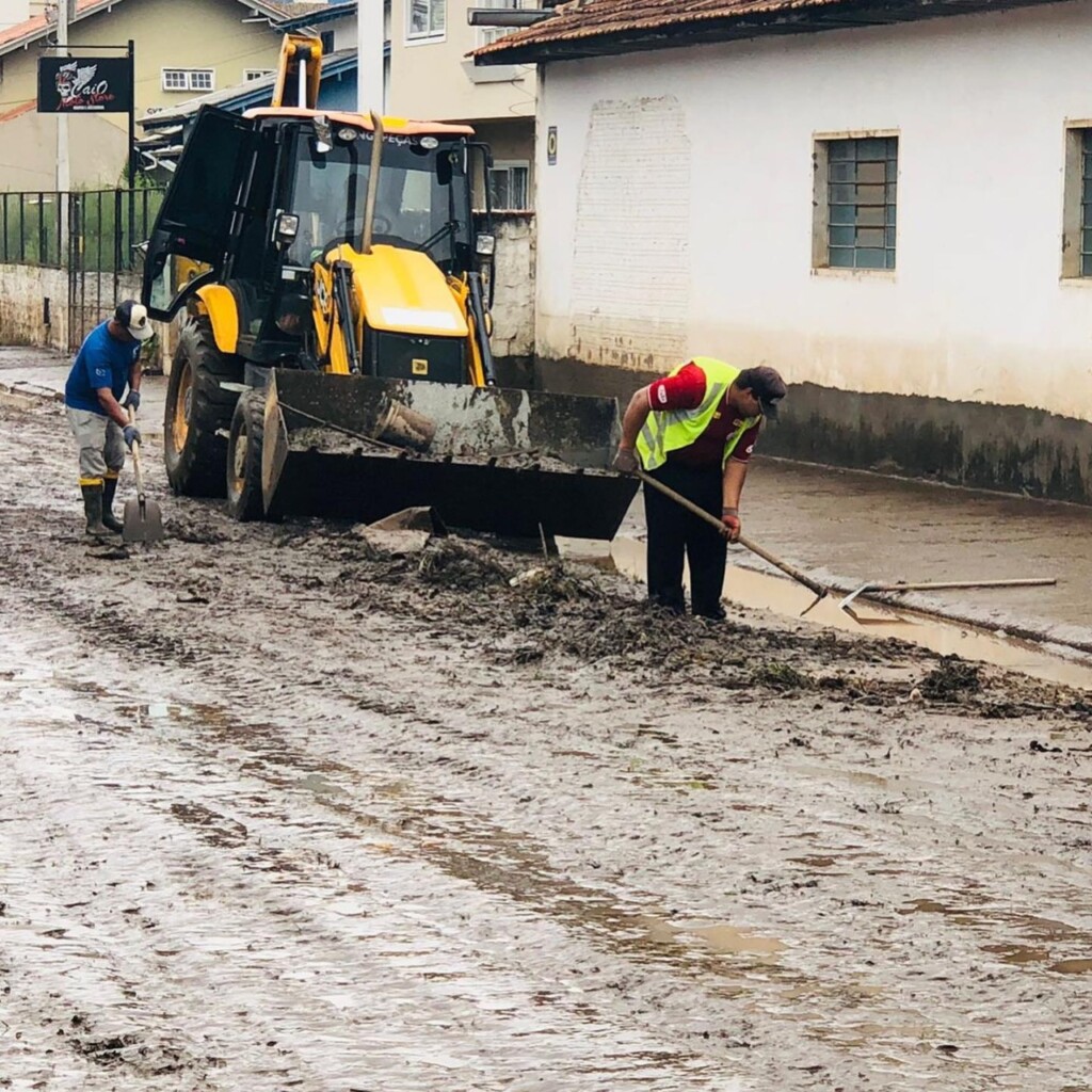 Chuva intensa atinge município de SC e causa estragos