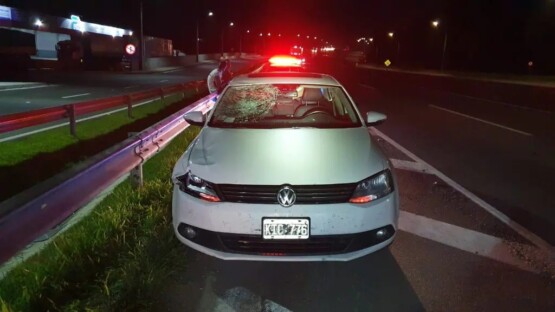 Jovem morre após ser atropelado por um carro argentino