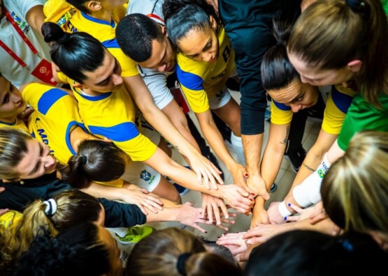 Seleção Brasileira Feminina de Futsal vence a Espanha 