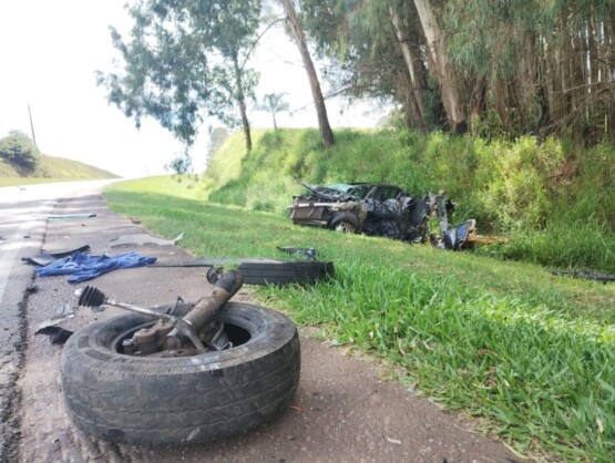 Mãe e filho, moradores de município do Oeste de SC morrem após colisão entre carro e caminhão guincho