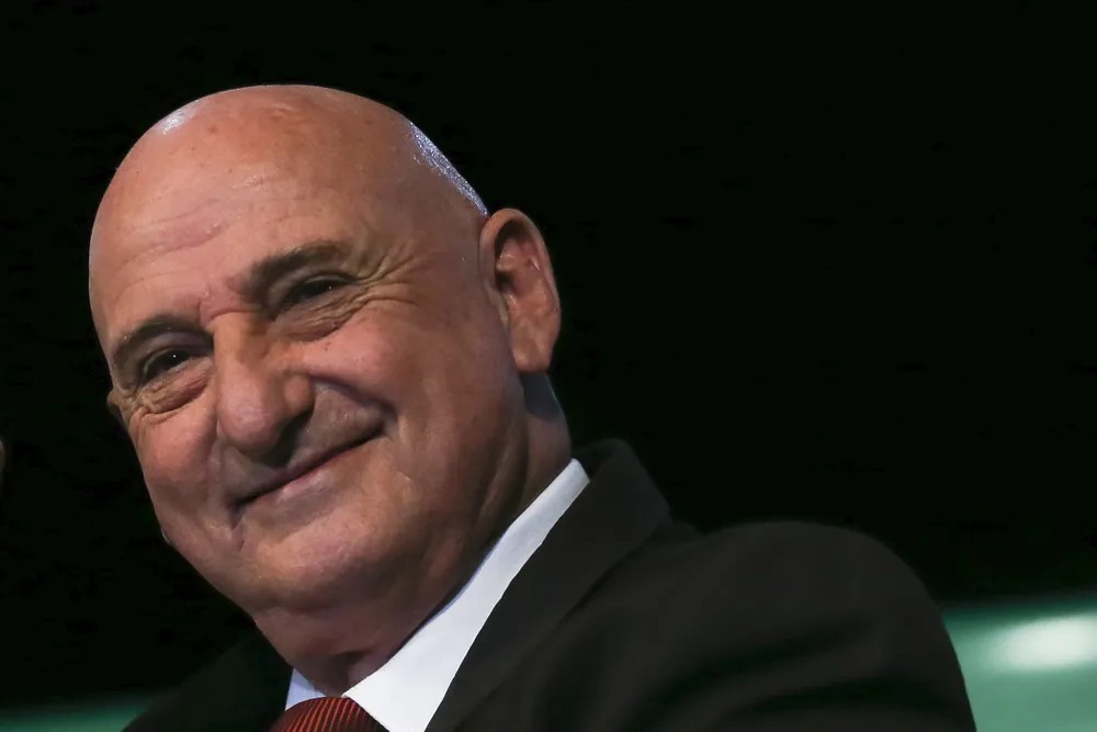 Após polêmica, ministro do GSI pede demissão do cargo
