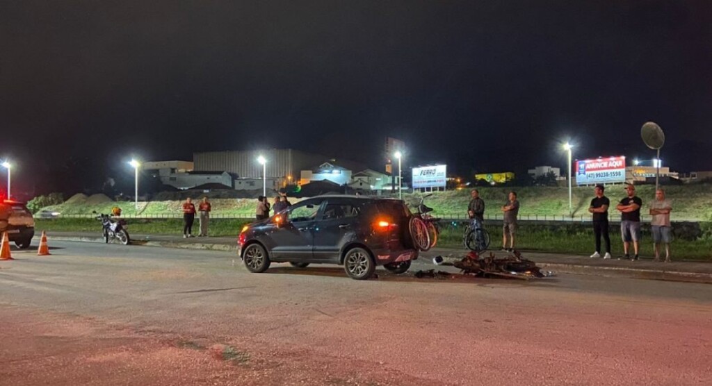 Acidentes matam tia e sobrinho em Santa Catarina
