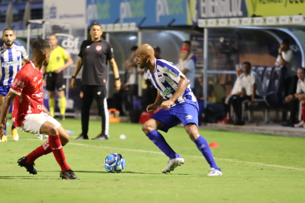 Após goleada em casa, time catarinense adversário da Chape na Série B demite o técnico
