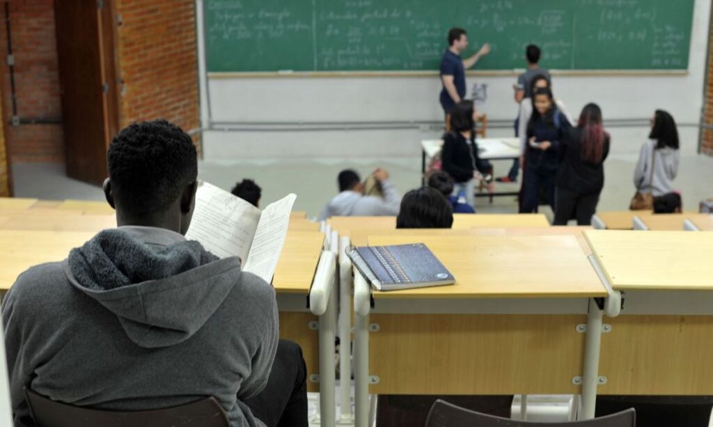 Universidade gratuita: Governo apresenta aos deputados projeto que democratiza ensino superior em SC