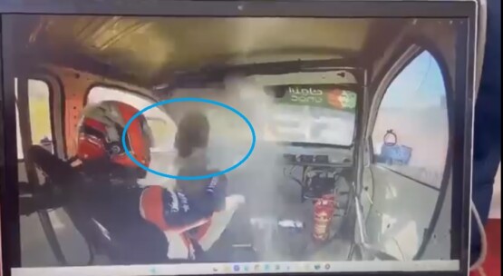 Pedra de 5kg atinge carro de piloto do Oeste de SC em corrida no Paraná