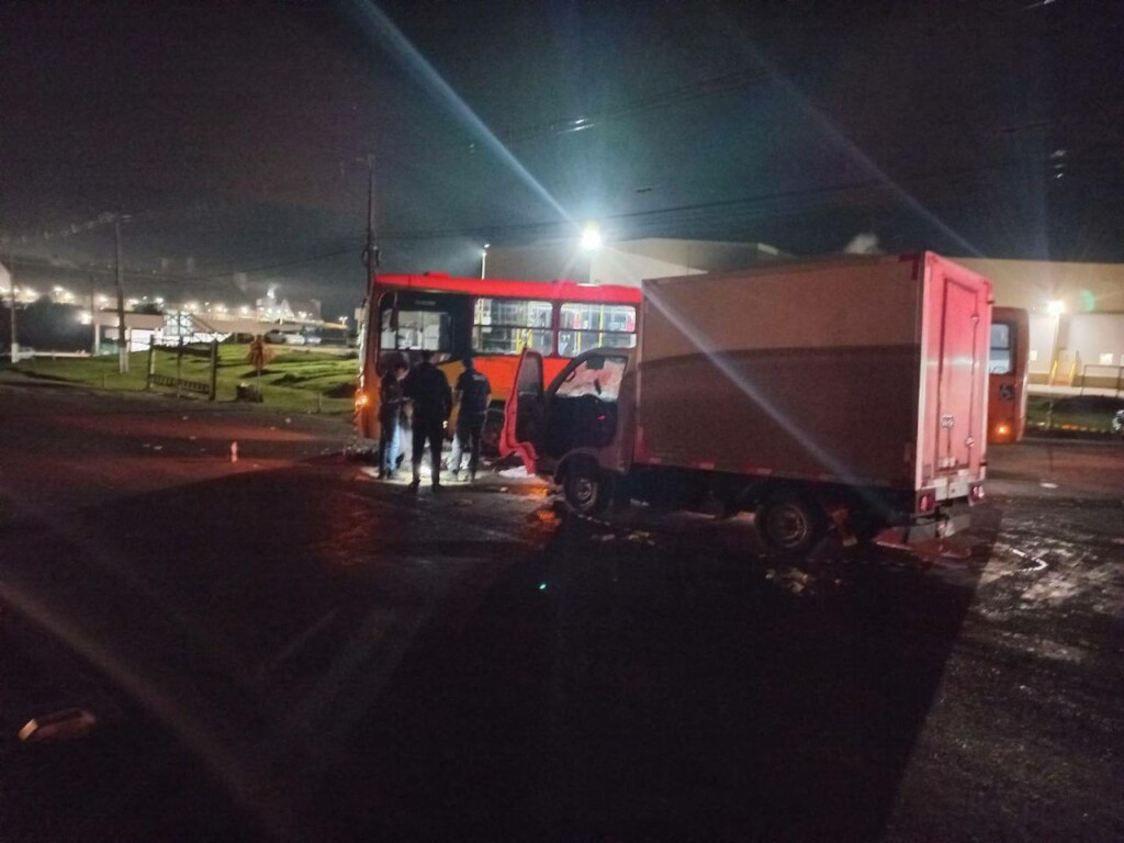 Mulheres morrem atropeladas após condutor de furgão pegar no sono em Chapecó