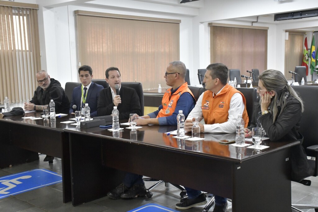 Câmara de Chapecó debate plano de contingência para possíveis desastres aéreos 
