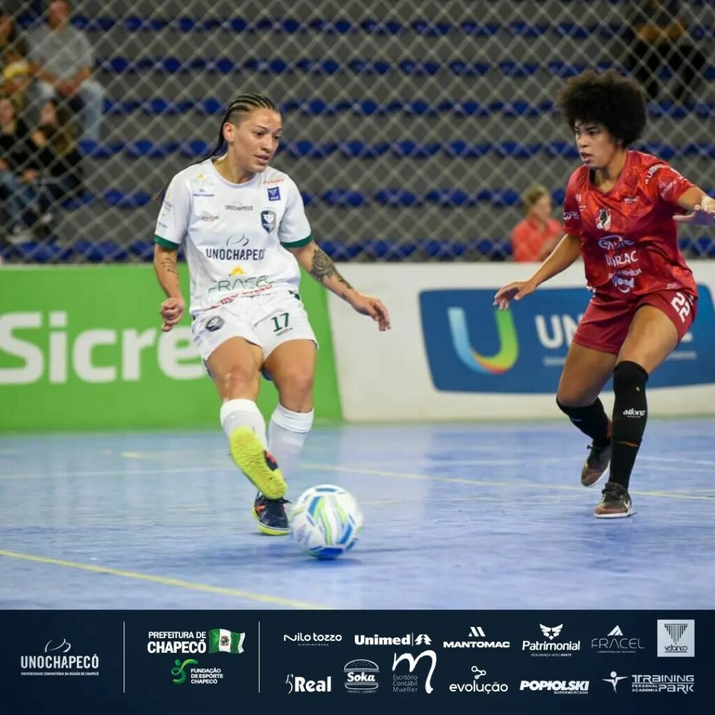 Antes da Copa do Mundo de Futsal, Female de Chapecó vence o clássico contra as Leoas da Serra
