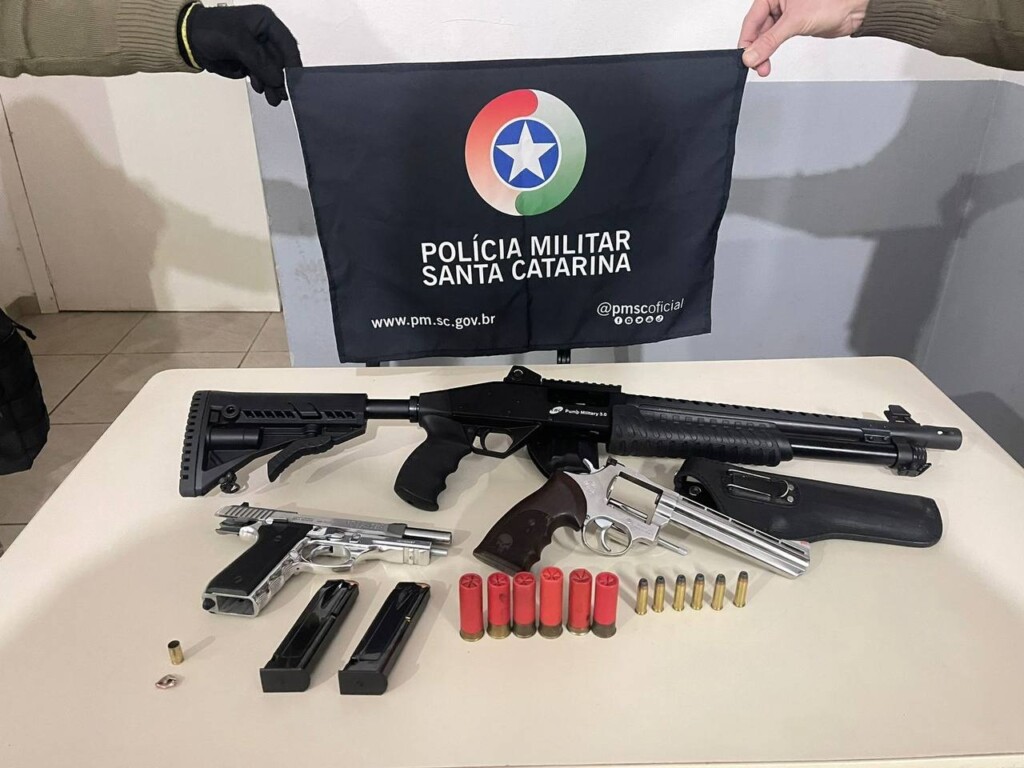Após beber, homem faz disparo de arma de fogo dentro de residência em Chapecó