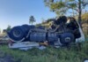 Homem morre após capotar caminhão e bater em árvore no Oeste de SC