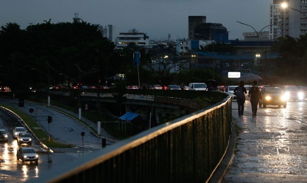 Formação de novo ciclone extratropical afeta tempo em Santa Catarina