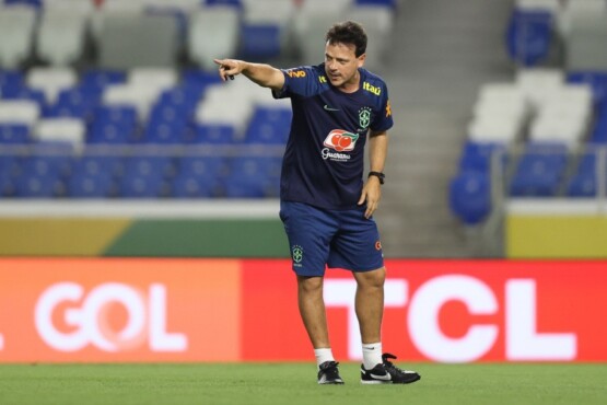 Fernando Diniz comanda seu primeiro treino à frente da Seleção Brasileira