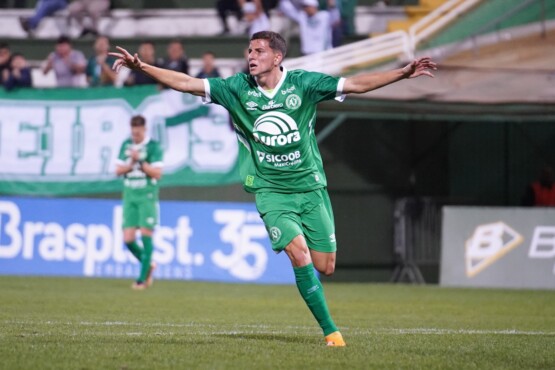 Chapecoense Goleia O Barra Na Arena Condá E Vence A Primeira Na Copa Santa Catarina Clicrdc 1985