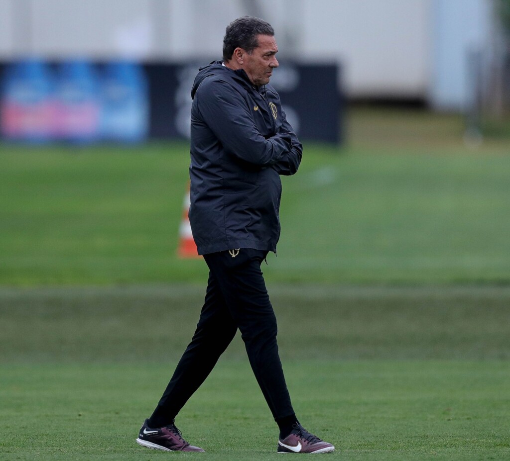 Corinthians demite o técnico Vanderlei Luxemburgo
