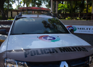 Homem é preso após furtar fios e entrar em luta corporal com vítimas em Chapecó