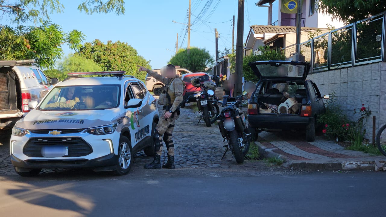 Menor fugindo da fiscalização colide em veículo na Perimetral