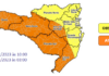 Atenção para temporais com chuva intensa e volumosa neste domingo em SC