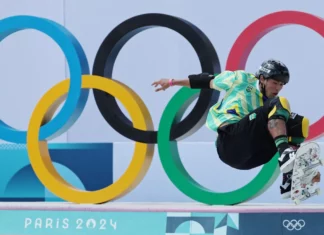 Medalha para o Brasil! Augusto Akio sobe ao pódio no Skate Park em Paris 2024