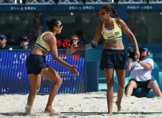 Duda e Ana Patrícia vencem Letônia e avançam à semifinal do vôlei de praia dos Jogos Olímpicos