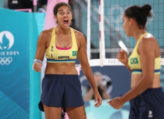 Brasil vence Canadá e conquista o Ouro Olímpico no Vôlei de Praia