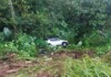 Mãe e filha saem ilesas após carro cair em ribanceira de 15 metros no Oeste de Santa Catarina