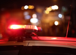 Homem é atingido por faca arremessada pelo próprio filho durante discussão familiar em Chapecó