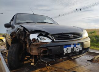 Condutor foge após colisão entre dois veículos em rodovia do oeste de SC