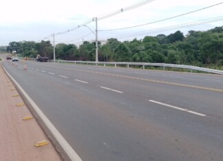 Prefeitura de Chapecó realiza manutenção em defensas metálicas nos acessos e contorno viário