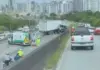 VÍDEO: Acidente com carreta causa congestionamento e vazamento de óleo em Rodovia de SC
