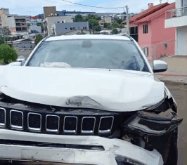 VÍDEO: Colisão lateral entre veículos deixa ferido em Chapecó