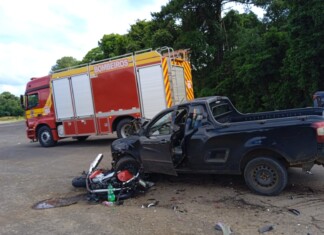 Motociclista fica gravemente ferido em colisão com carro na BR-282
