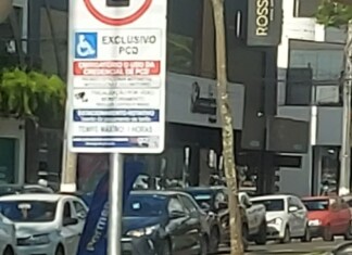 VÍDEO: Colisão entre três veículos é registrada em Chapecó