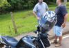 Colisão entre moto e Jetta deixa jovem de 26 anos ferido no Oeste de SC