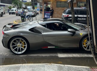 Polícia Civil cumpre mandado em apoio à PC de São Paulo e apreende Ferrari avaliada em mais de R$5 milhões em SC