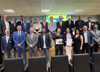 No dia de protesto da cadeia leiteira Presidente do Sindileite fala da luta do Oeste de SC