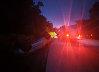 Saída de pista seguida de capotamento mobiliza SAMU e Bombeiros