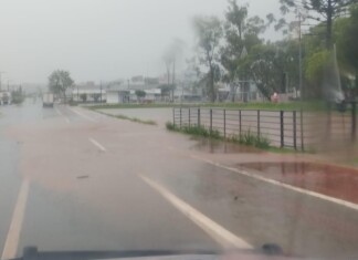 VÍDEO: Defesa Civil registra ocorrências pontuais por chuva intensa no Oeste de SC