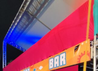 Parte de estrutura de camarotes desaba durante evento na Marejada em SC