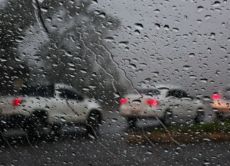 Dezembro começa com chuva e temporais em Santa Catarina