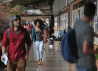 Orçamento 2026 traz corte de quase R$ 500 milhões para universidades