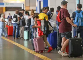 Pilotos e comissários podem entrar em greve a partir de 1º de janeiro