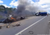 VÍDEO: Colisão entre carros na BR-101 provoca incêndio e mata 11 pessoas